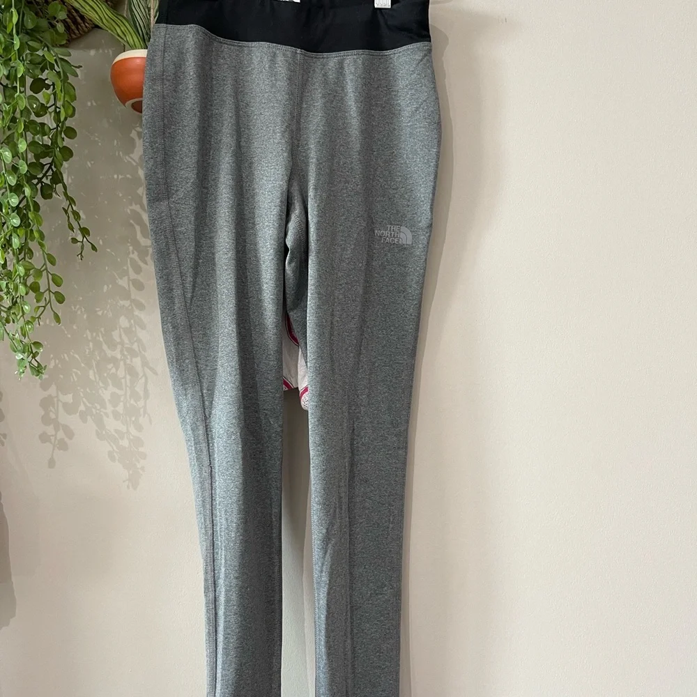 North face size medium - Picture 2 of 3